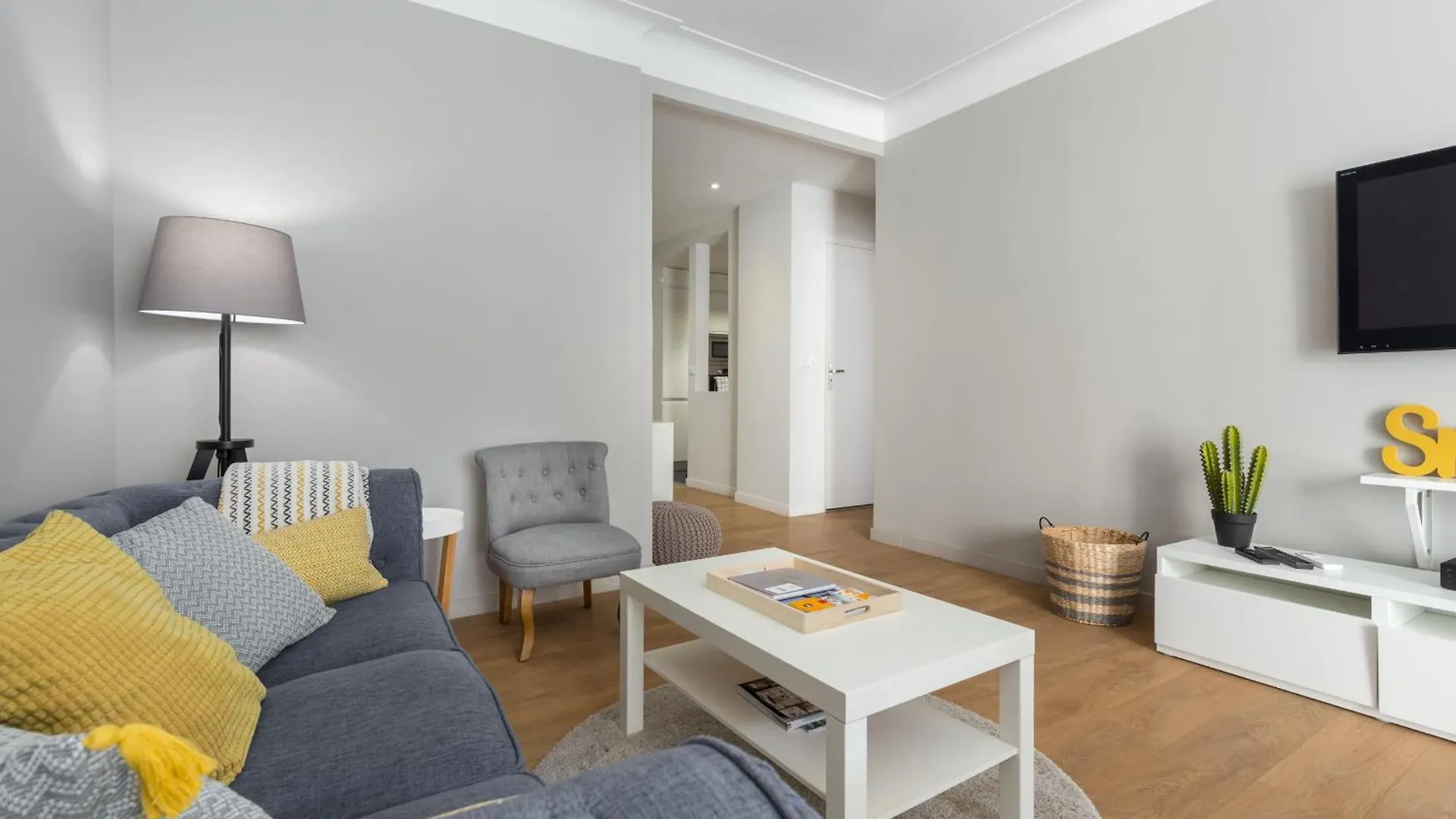 Ultra Central Large 2 Bdr Near Massena Square Nice 0*,  France