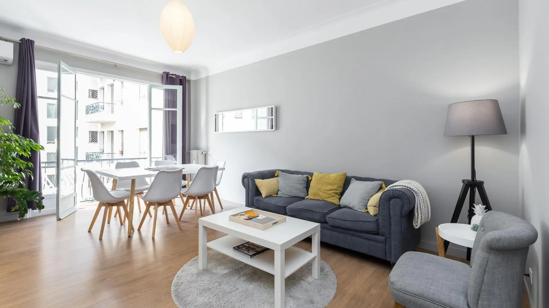 Apartment Ultra Central Large 2 Bdr Near Massena Square Nice